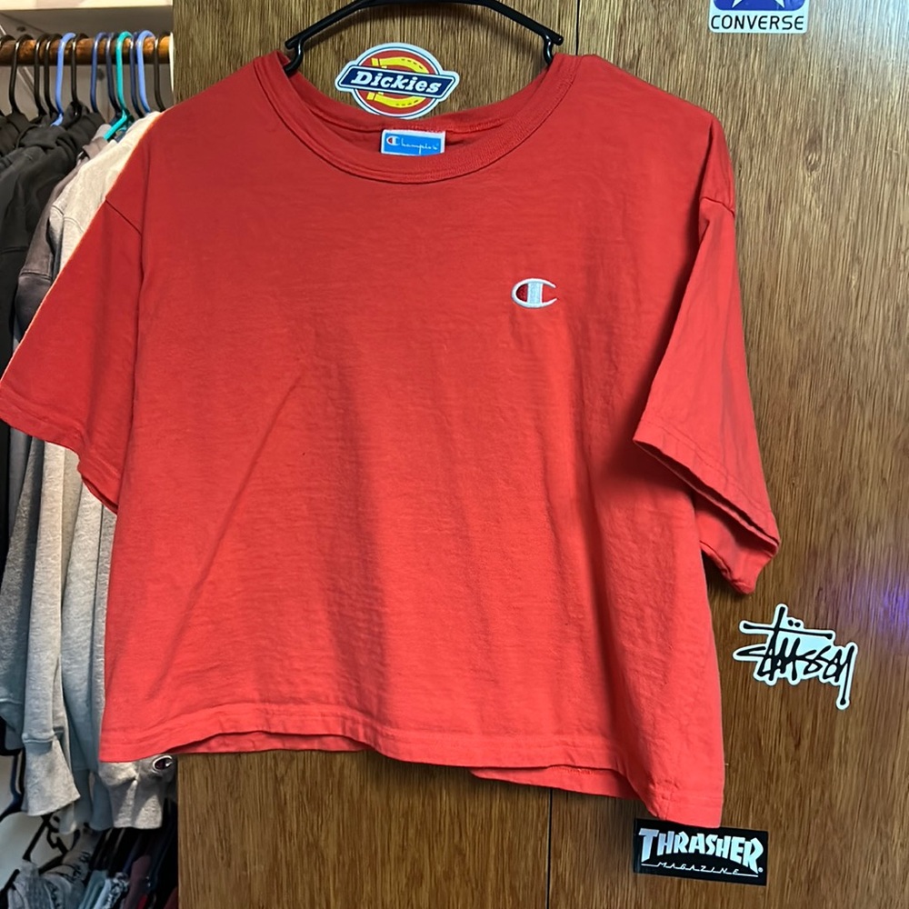cropped champion shirt